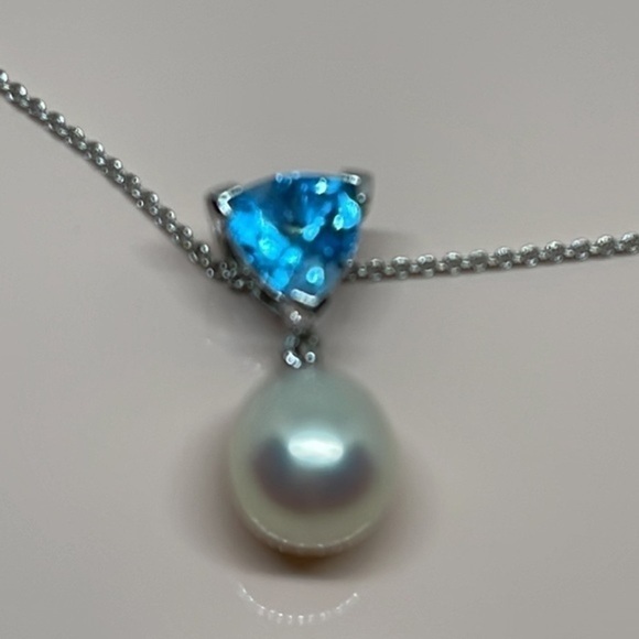 14k real solid white gold and mothers pearl and sapphire necklace - Picture 6 of 6